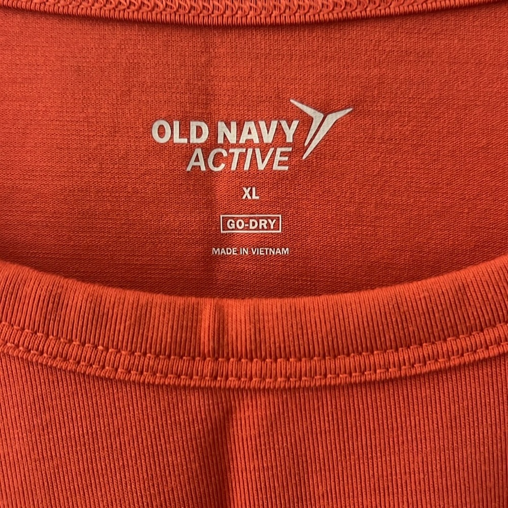 Women's Old Navy Active Top - Picture 4 of 5
